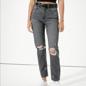 Black high waisted mom jeans - american eagle